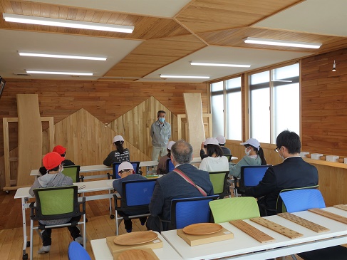 社会科見学　米沢市小学生｜国産無垢材｜アイタ工業