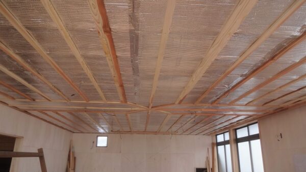山形県広葉樹ショールーム工事（天井施工編)