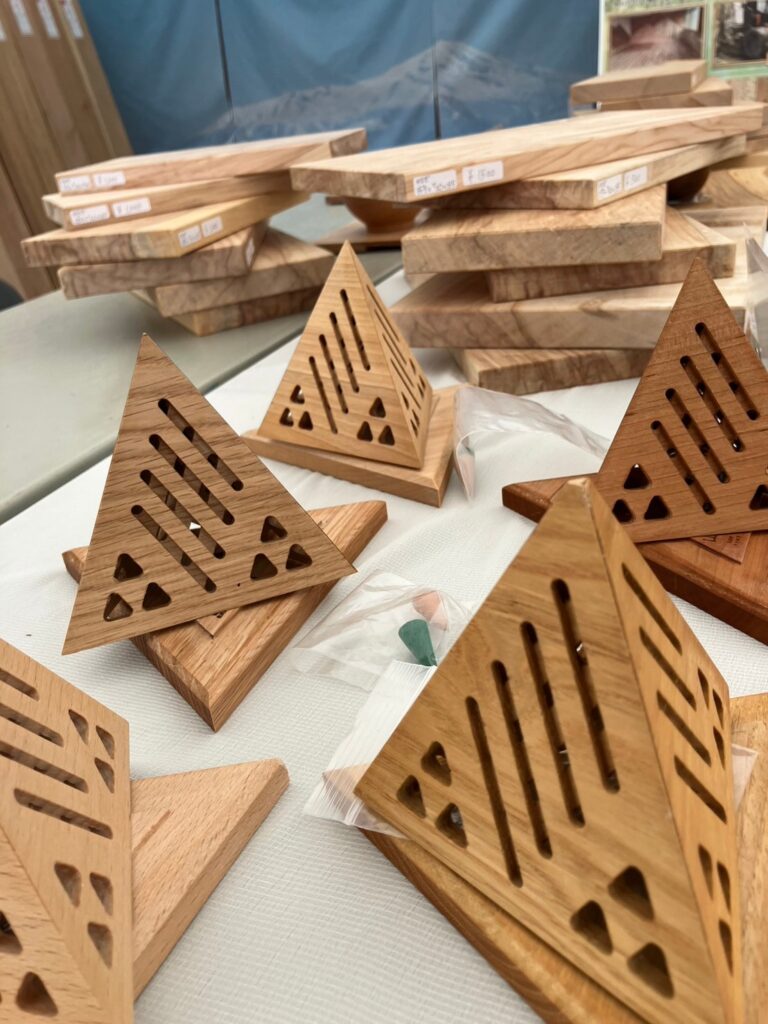 広葉樹JAS材の展示|国産無垢材|アイタ工業