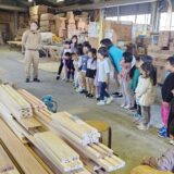 組木のおもちゃの製作！可愛いお客様が訪問してくれました！