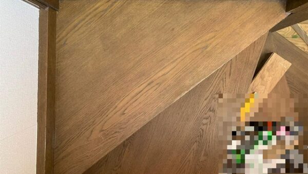「栗（クリ）フローリング」を階段床板にリフォームされたお客様より。
